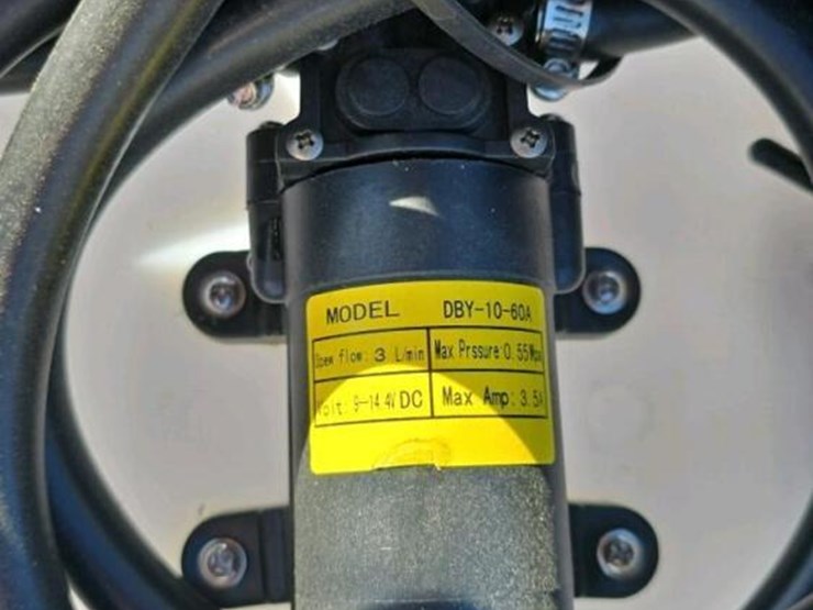 plastic-sprayer-tank-w/-12v-pump-&-wand-image-2