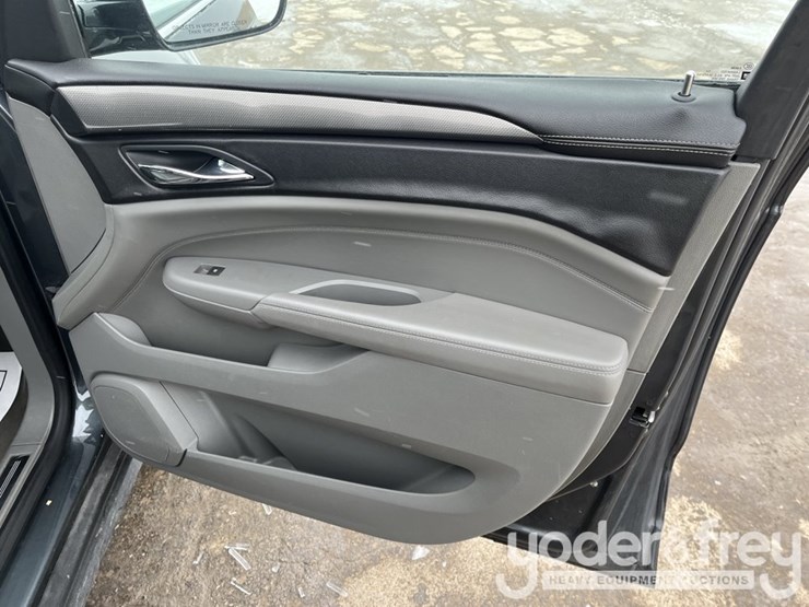 cadillac-srx-image-33