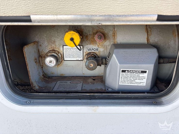 2004-ford-e450-image-37