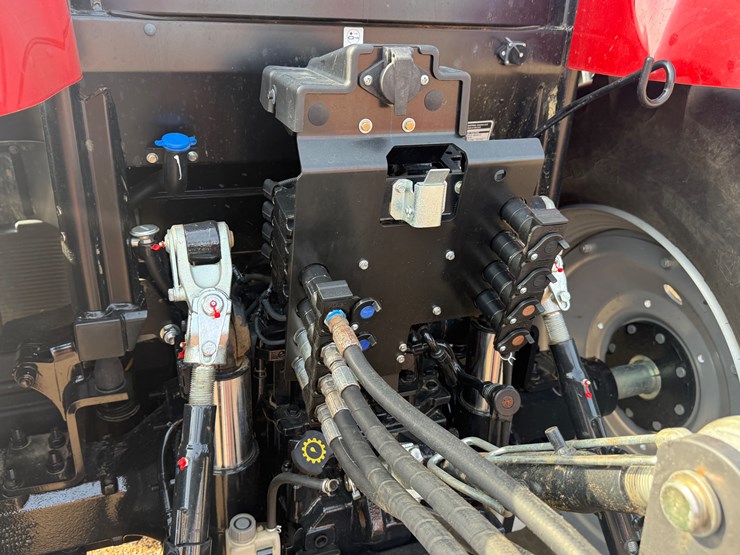 case-ih-145-image-13