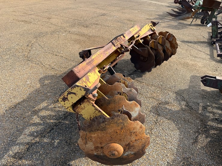 #7746-•-levee-disk-image-4