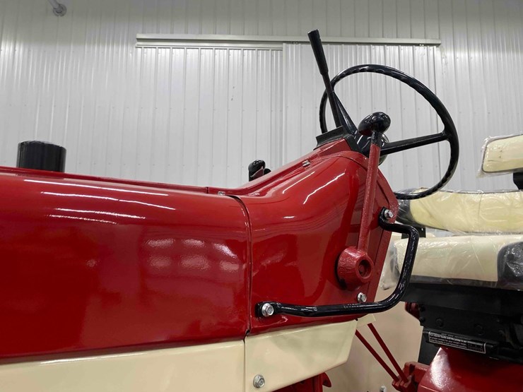 farmall-1206-open-station-restored-image-42