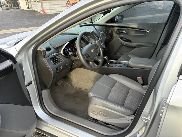 2019-chevrolet-impala-sedan-image-12