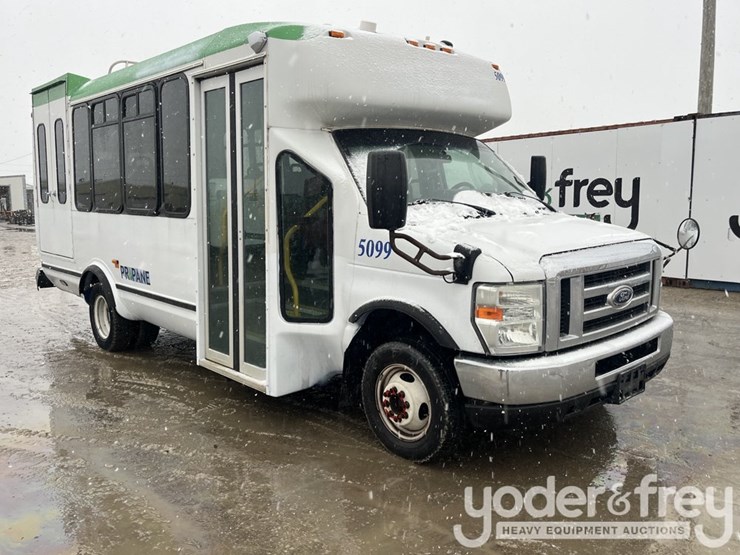 2014-ford-e450-image-8