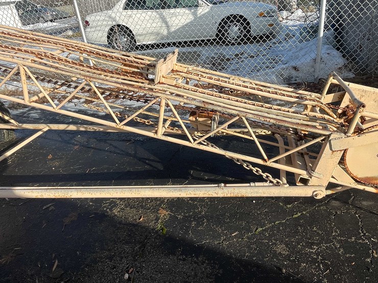 #2252-•-portable-conveyer-lift-image-11