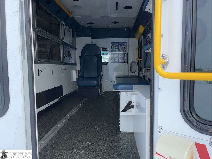 2016-chevrolet-express-g3500-image-26