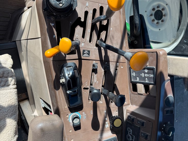 john-deere-6410-image-8