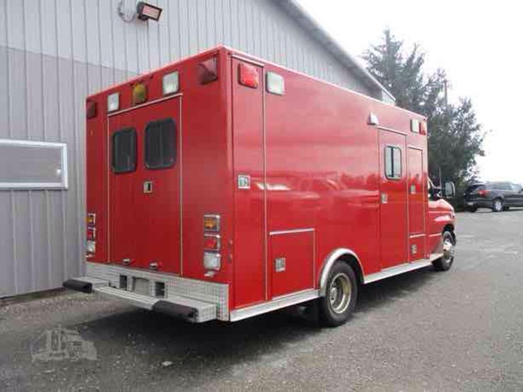 2004-ford-e450-image-3