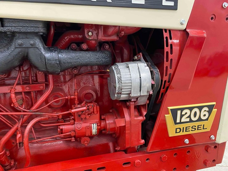 farmall-1206-open-station-restored-image-15