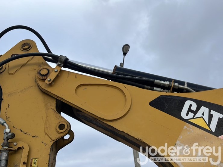 2011-caterpillar-420e-image-30