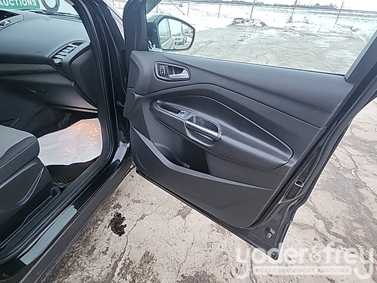 2017-ford-escape-image-36