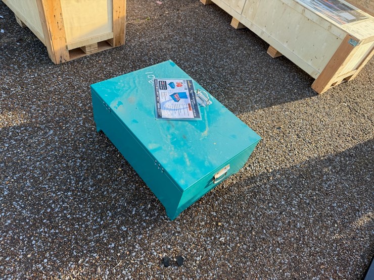 #7901-•-ratchet-tie-down-&-flatpack-tool-box-image-4