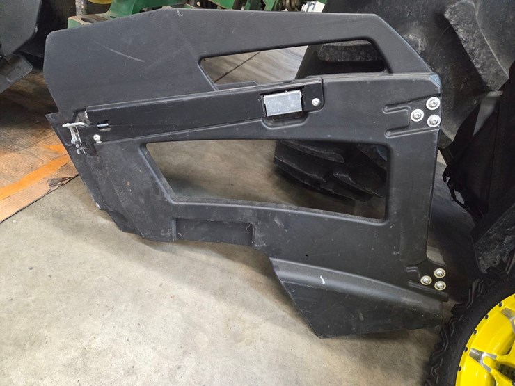 john-deere-gator-image-4