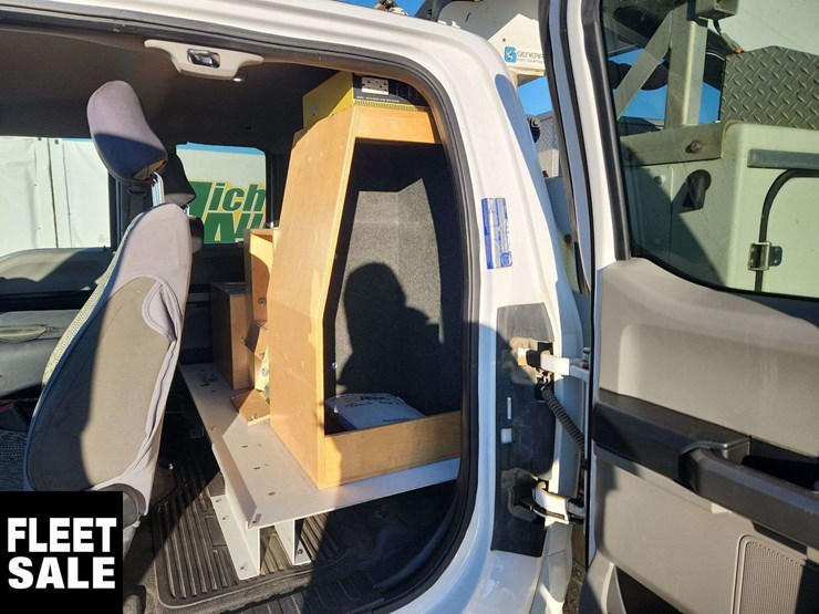 2017-ford-f550-image-15