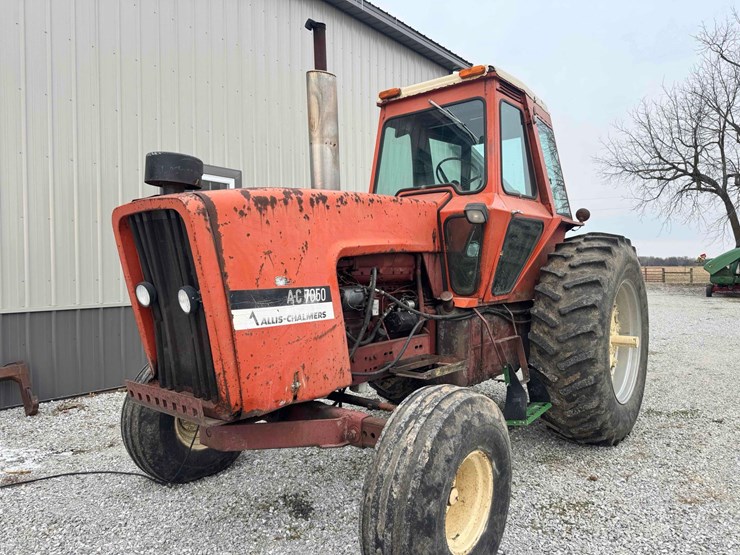 1973-allis-chalmers-7050-tractor-image-9