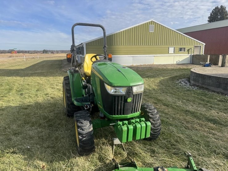 john-deere-3033r-image-3