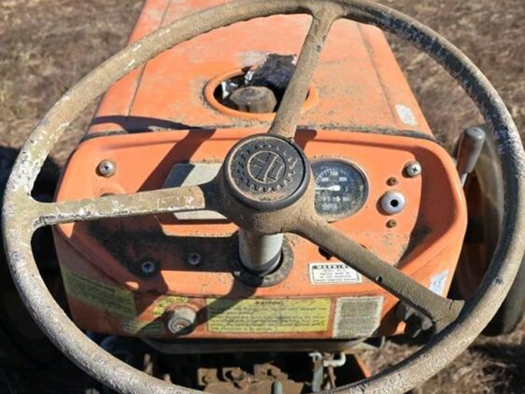 kubota-tractor,-s/n-15433:-meter-shows-9597-hrs-image-9