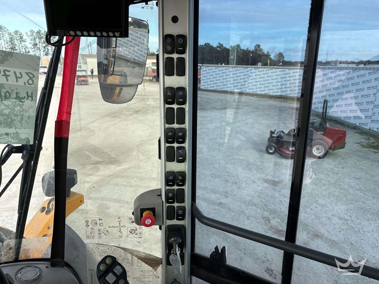 2020-volvo-l60h-image-36