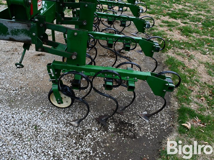 glencoe-8r30-cultivator-image-13