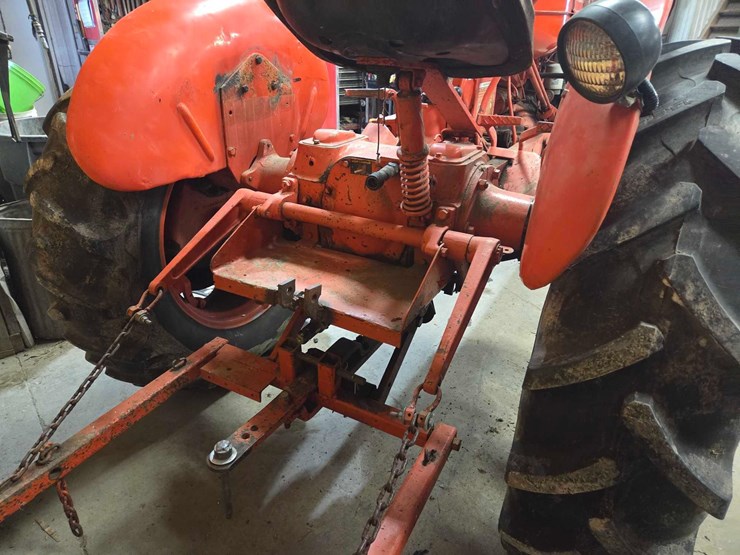 1952-allis-chalmers-wd-tractor-image-33