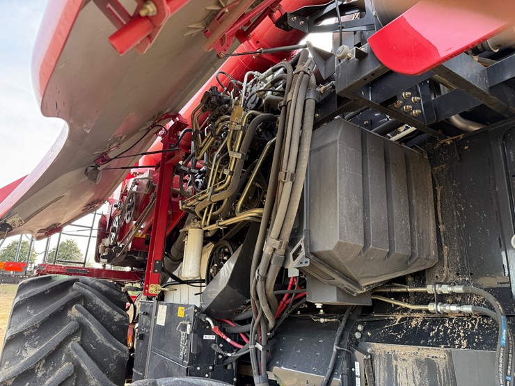 2015-case-ih-7240-image-30