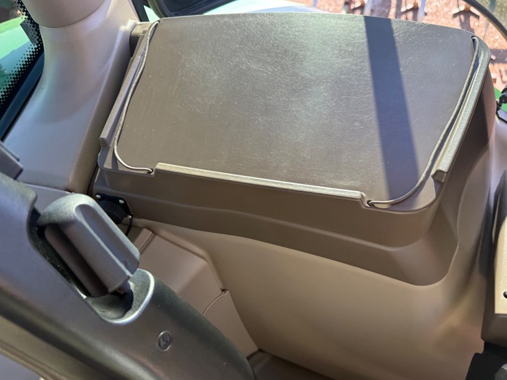 john-deere-6145r-image-30