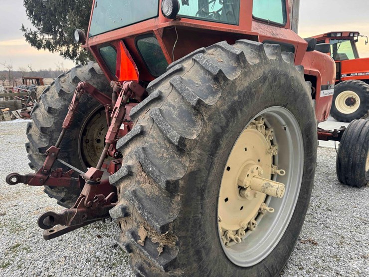 1973-allis-chalmers-7050-tractor-image-19