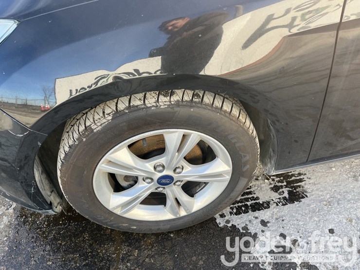 2014-ford-focus-image-11