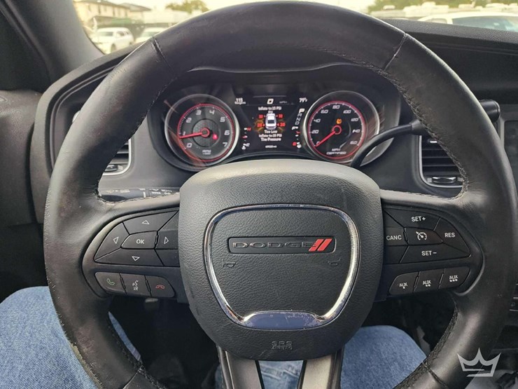 2017-dodge-charger-sedan-image-14