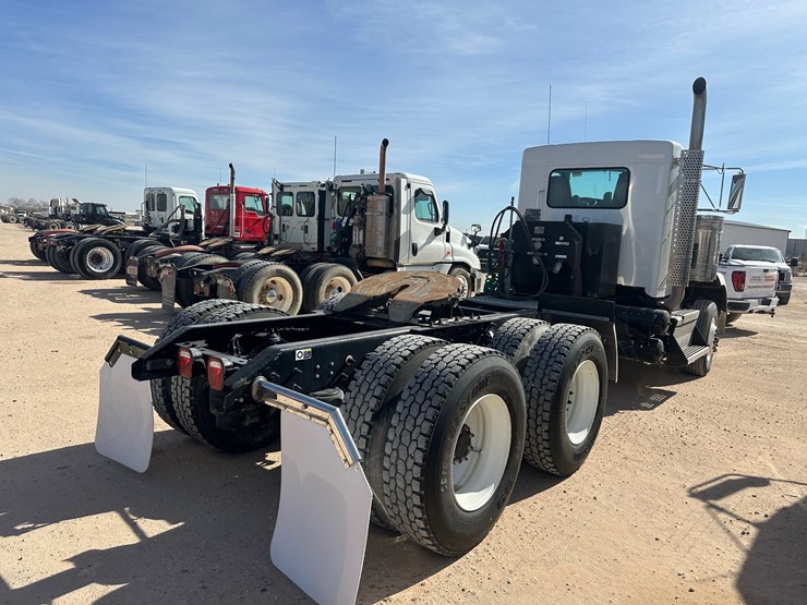 2019-kenworth-t800-image-5