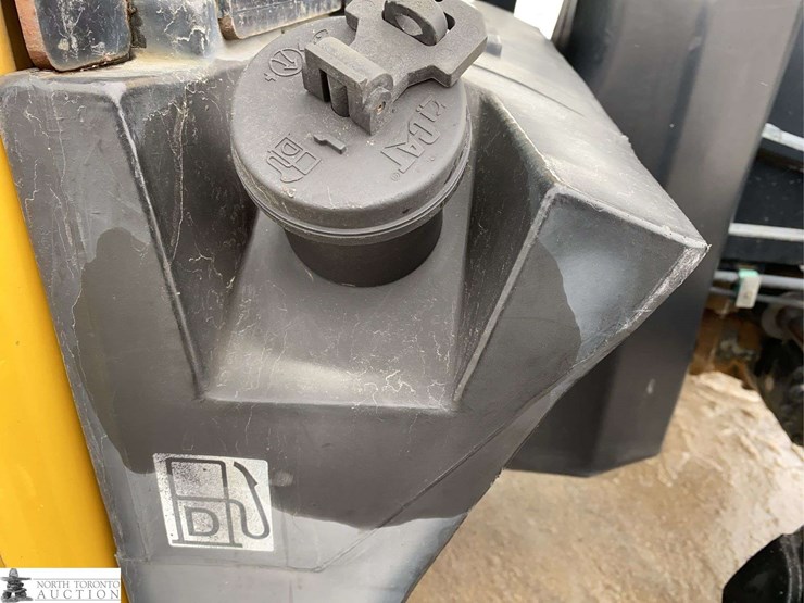 2012-caterpillar-tl943-image-32