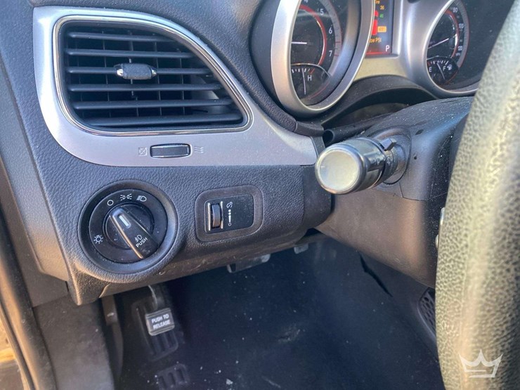 2015-dodge-journey-sxt-image-13