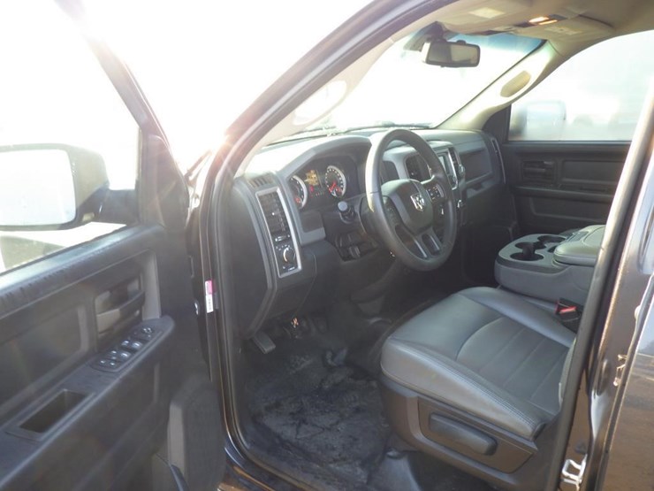 2016-dodge-1500-image-5