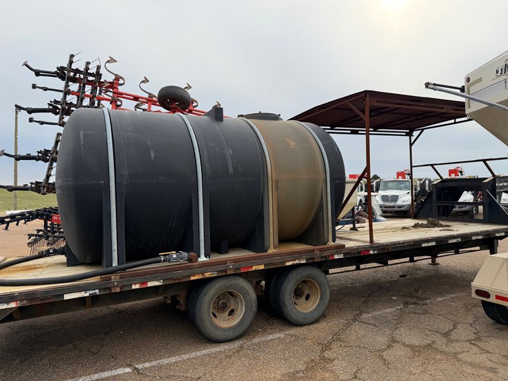 #7735-•-pj-gn-trailer-w/-3000gal-water-tank-&-pump-image-10