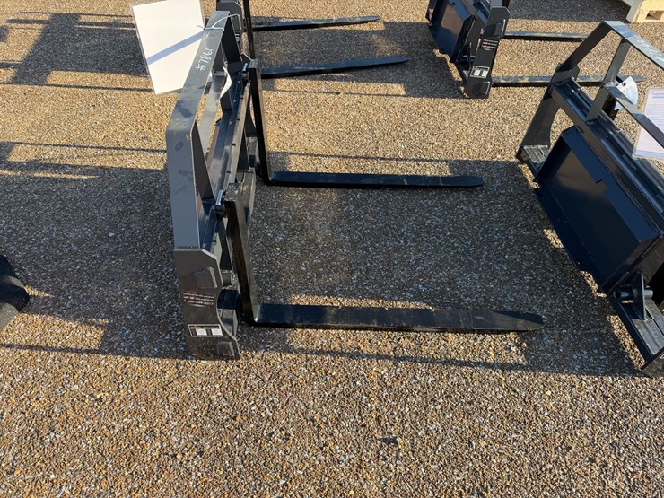 #7861-•-mini-skid-steer-pallet-forks-image-5