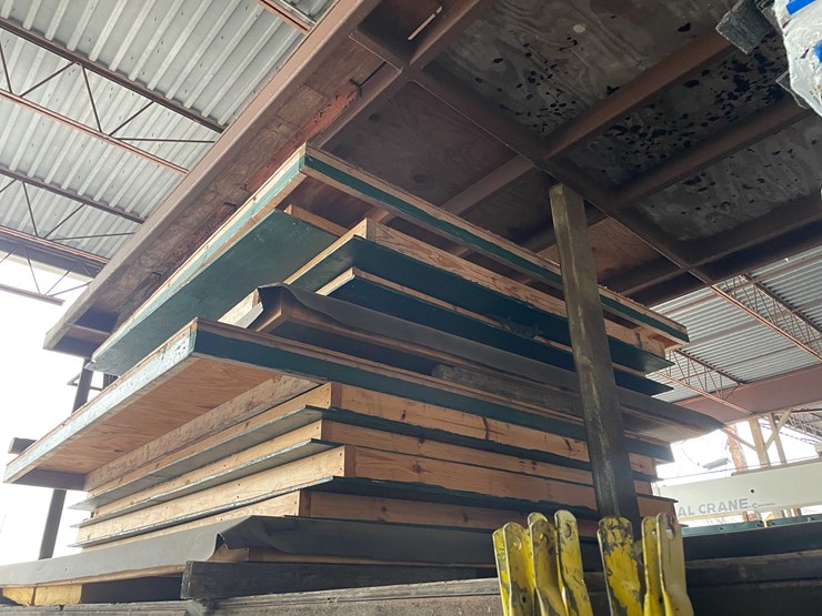 #2291-•-wooden-ice-shanty-image-6