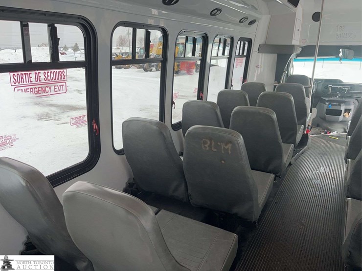 2009-ford-e-series-s/a-24-passenger-bus-image-34