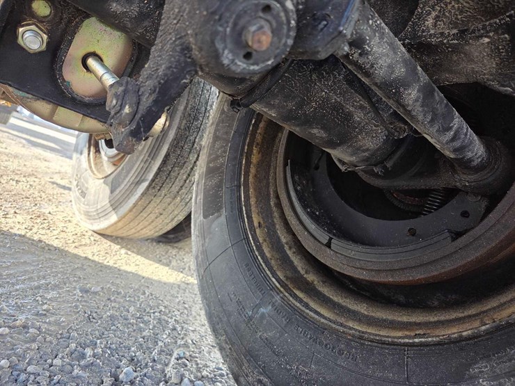 2011-wilson-hopper-bottom-image-16