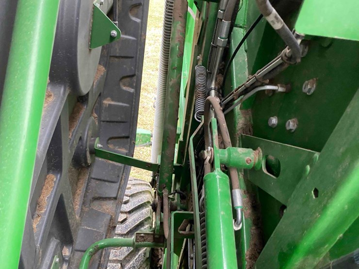 mchale-750-v6-round-baler,-image-34