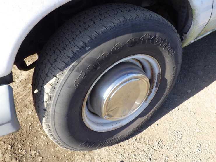 2002-ford-econoline-350-image-13