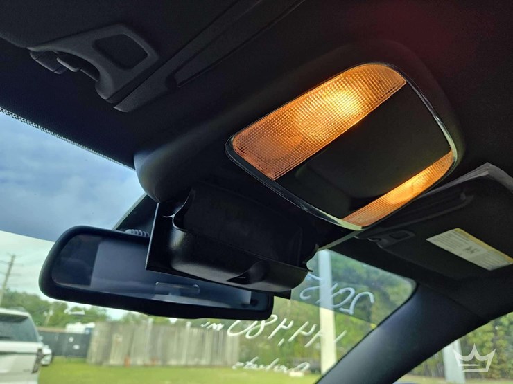 2015-dodge-charger-sedan-image-37