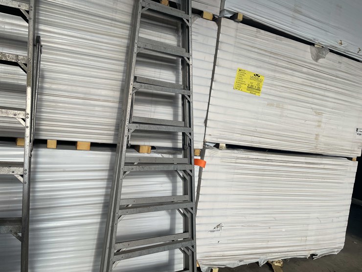 #2775-•-aluminum-12'-ladder-image-3