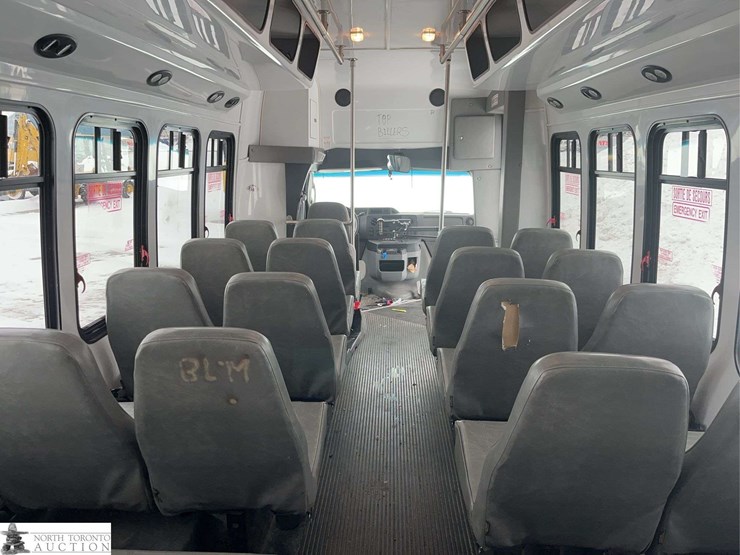 2009-ford-e-series-s/a-24-passenger-bus-image-33
