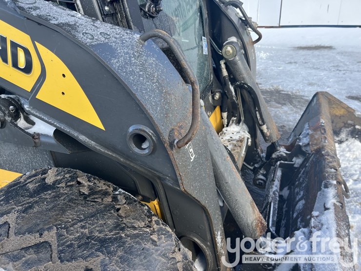 2017-new-holland-l234-image-25