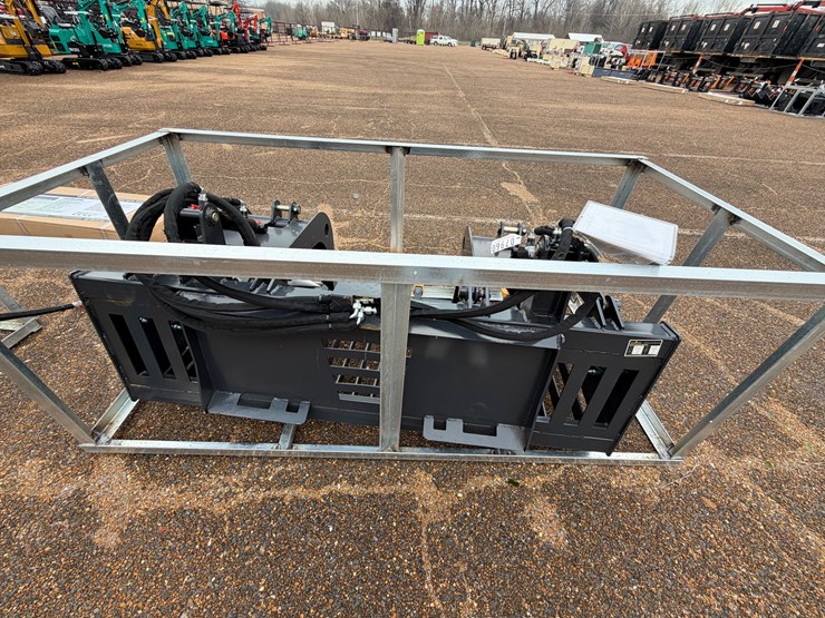 #7860-•-mini-skid-steer-pallet-forks-image-5