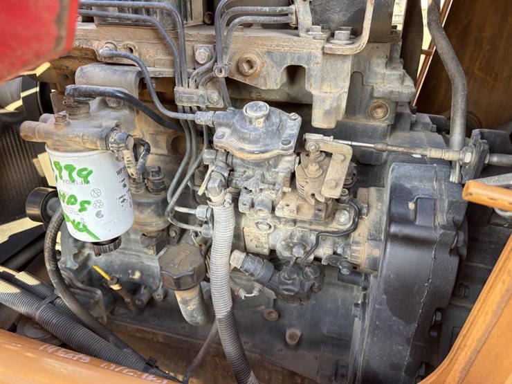 2011-case-570m-xt-image-51