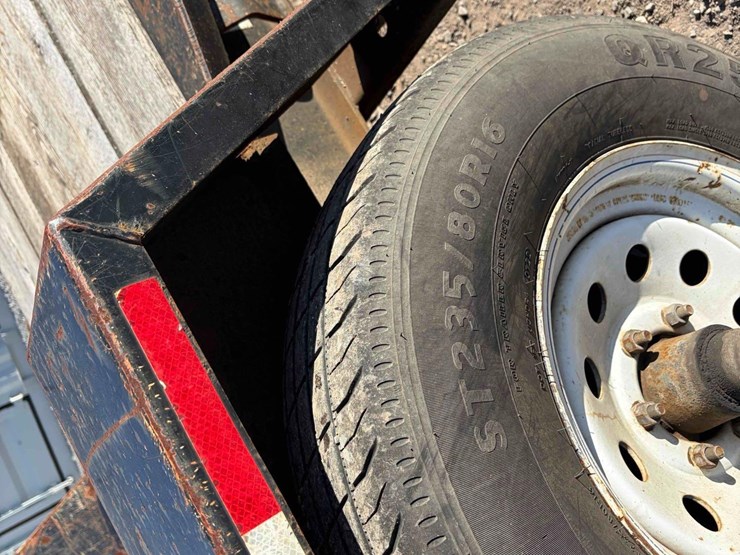 2017-towmaster-skid-steer-trailer-image-5