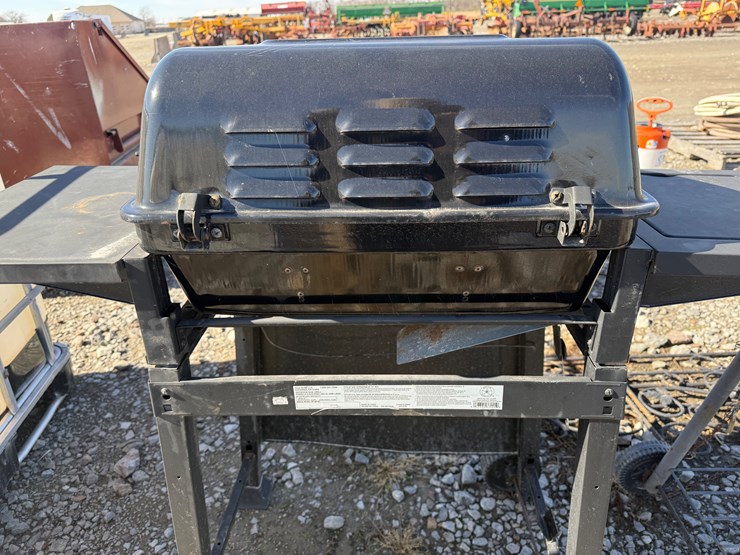 #28200-•-lot-of-(2)-grills-&-wrought-iron-fencing-decor-inv#-28200-image-5