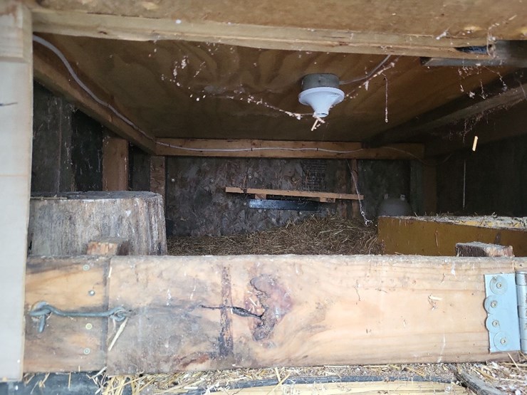 portable-chicken-coop-image-12