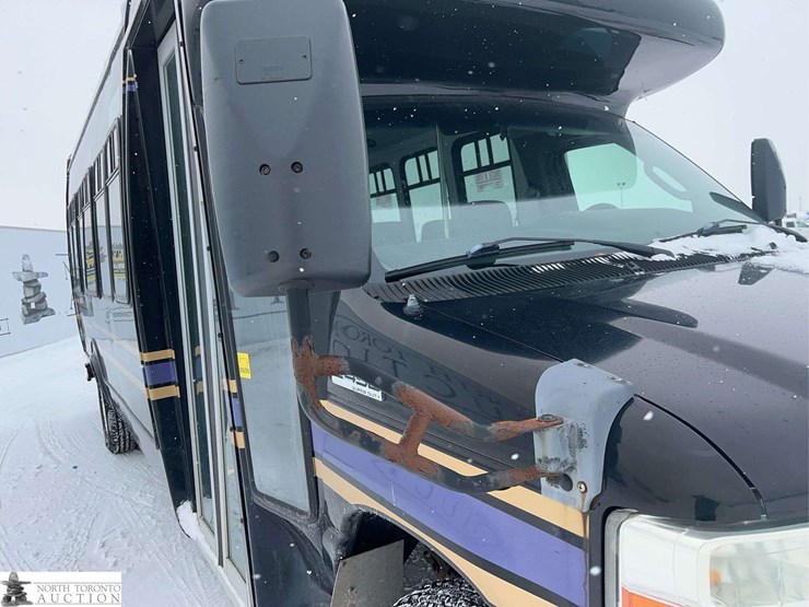 2009-ford-e-series-s/a-24-passenger-bus-image-38